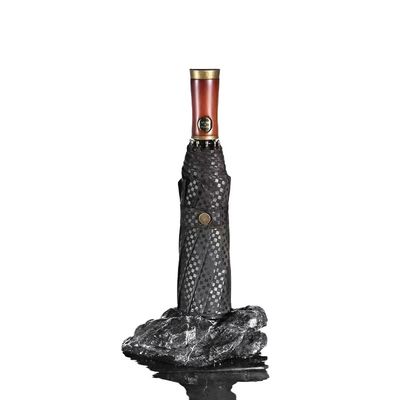 자동 접는 남성의 나무 손잡이 우산