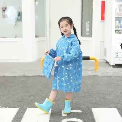 마법 기능과 일반적인 크기의 어린이 방수 레인웨어