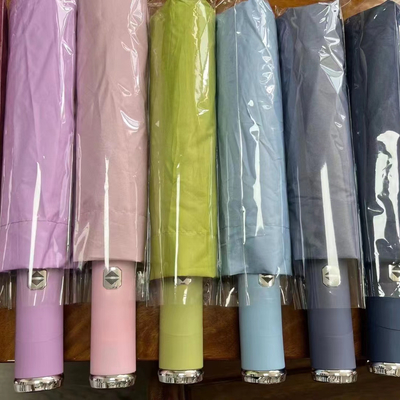 23 인치*10k LED 손전등 비와 태양 필수 장비와 함께 세 번 접는 우산