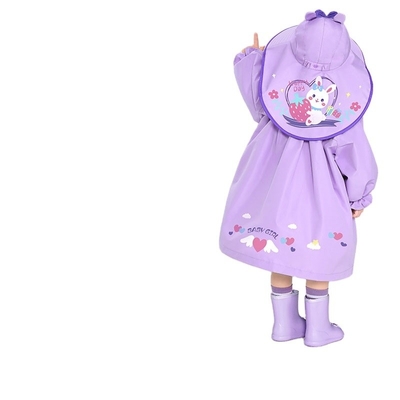 보물 유치원에서 귀여운 케이프 스타일의 학교 가방 디자인과 함께 어린이 레인코트